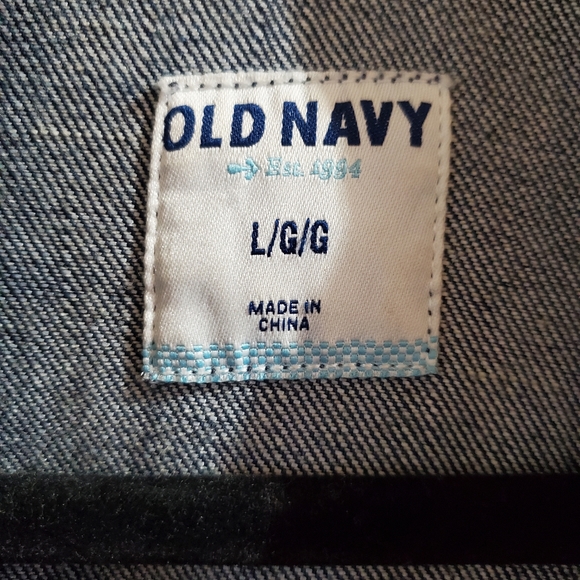 Dark wash Old Navy jean jacket - Picture 3 of 8